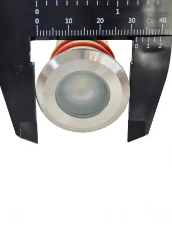 Светодиодный точечный светильник (освещение) для бани в парную Steam & Water, d=32mm, цвет сталь, дубовая накладна