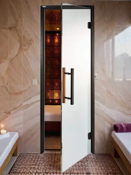 Дверь для турецкой парной GRANDIS DB 7x19 (680мм х 1890мм), черный профиль, стекло прозрачное