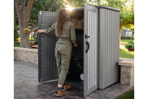 Пластиковый шкаф для улицы LifeTime Utility 2060L, 60375U