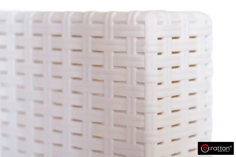 Белый комплект пластиковой мебели (столик, диван и 2 кресла) Rattan Nеbraska на 2 персоны с зелеными подушками