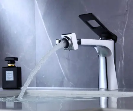 Смеситель для раковины из латуни Element, цвет хром/черный, EL02XCB