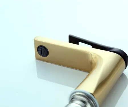 Смеситель для раковины из латуни Element, цвет матовое золото/черный, EL02GB